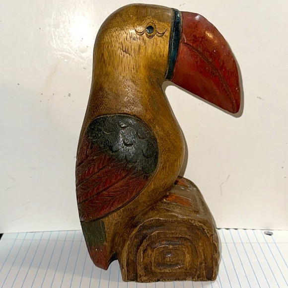 Large hand carved and painted toucan. One solid piece of wood. - Picture 3 of 8